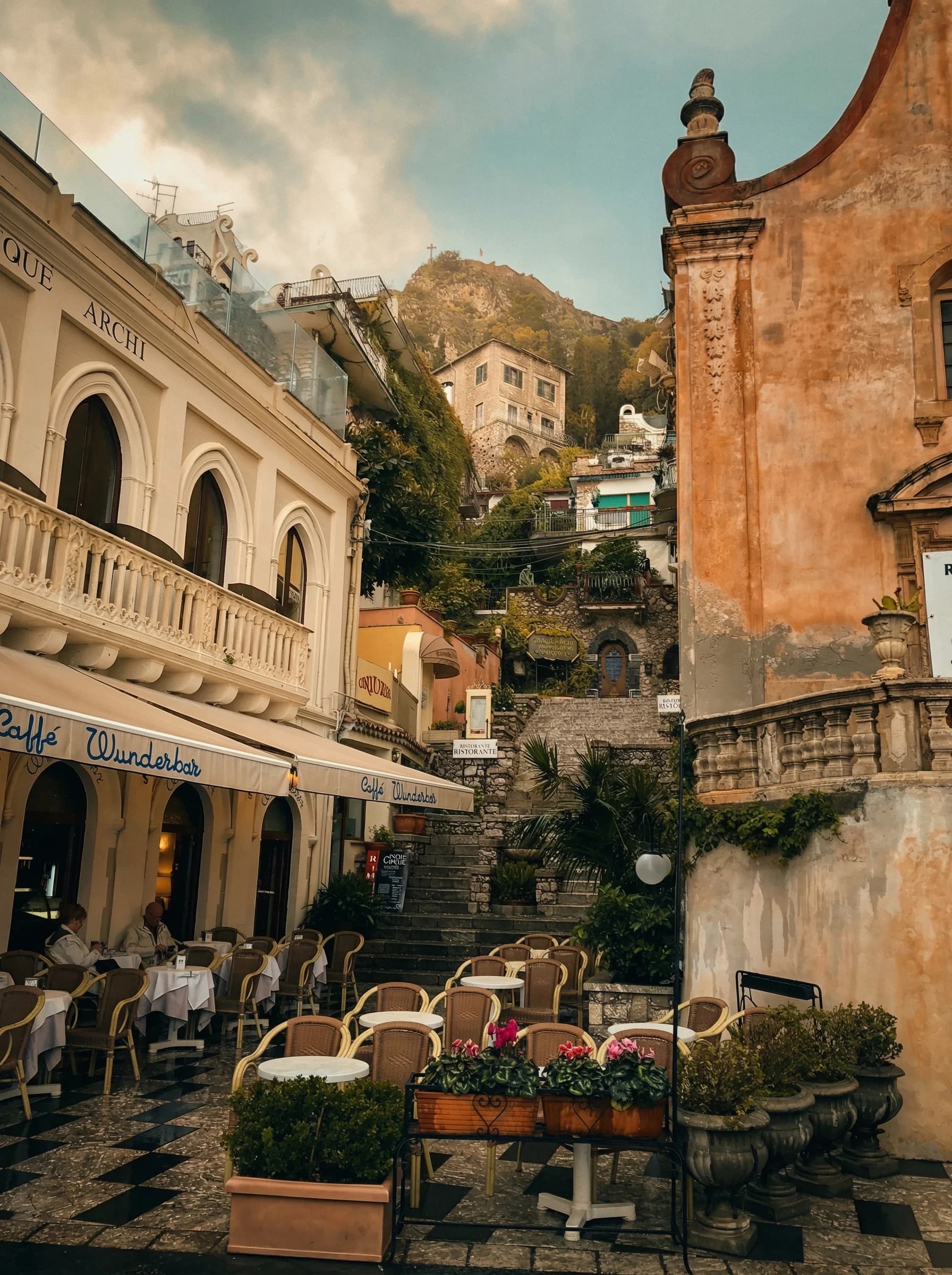 Ravello — piazza with cafe